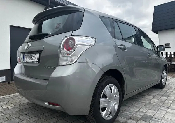 Toyota Verso cena 38800 przebieg: 62400, rok produkcji 2012 z Turek małe 232